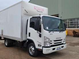 Isuzu NPR - picture0' - Click to enlarge