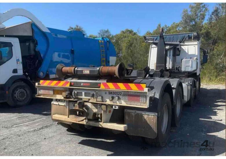 Buy Used 2019 scania Scania P450 Hooklift Truck Hooklift/Bi Fold Trucks