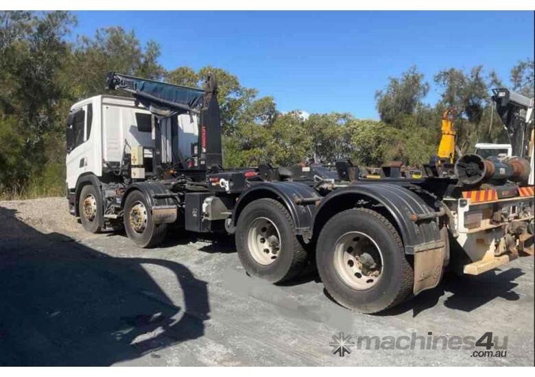 Buy Used 2019 scania Scania P450 Hooklift Truck Hooklift/Bi Fold Trucks