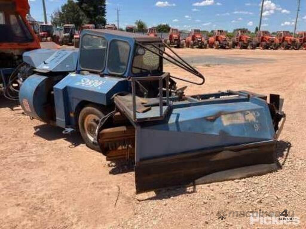 Used Weiss McNair Weiss McNair JD80 Construction Equipment in , Listed on Machines4u