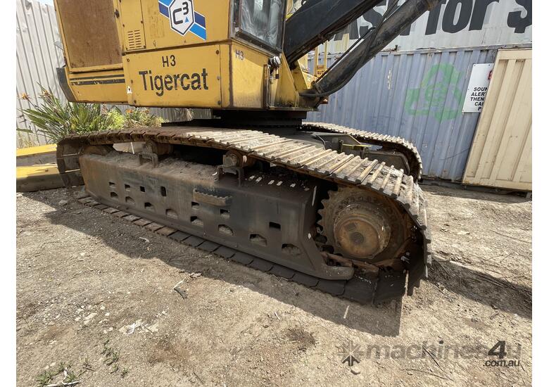 Tigercat H250B Excavator With 3 Finger Grab