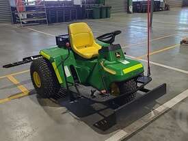 John Deere 1200a - picture0' - Click to enlarge