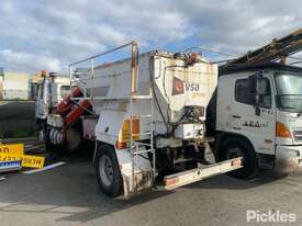 1991 Mitsubishi FP418 Asphalt Truck - picture2' - Click to enlarge