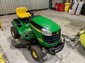 2014 John Deere D110 Lawn Garden T Mow - picture0' - Click to enlarge