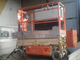 19' Scissor lift electric , 2wd , charger , good batteries , 2013 model , 362 hours - picture1' - Click to enlarge