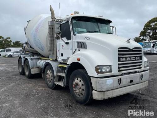 2014 Mack Metro Liner CSMR Concrete Agitator