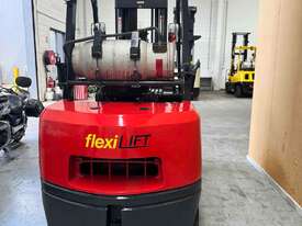 Flexi FG35C Cushion Tyre Compact 3.5 Ton LPG Counterbalance Forklift - Refurbished - picture0' - Click to enlarge