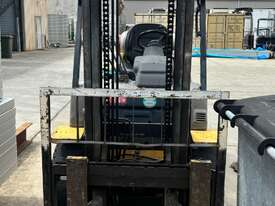 Komatsu 2.5 Tonne Forklift - picture1' - Click to enlarge