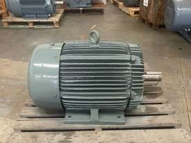 75 kw 100 hp 4-pole 1480 rpm 415 volt 250M frame IP66 AC Electric Motor Teco Type AEMBUOD40 D250MC - picture1' - Click to enlarge
