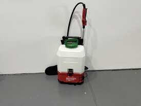 Milwaukee M18 Backpack Sprayer - picture2' - Click to enlarge