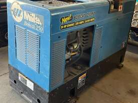 Bobcat Welder Generator 250amp  with Extra Long Leads Included! - picture0' - Click to enlarge