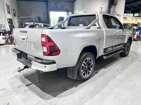 2023 Toyota Hilux SR5 Diesel - picture0' - Click to enlarge