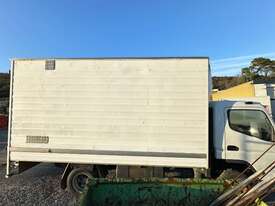 2009 Mitsubishi Fuso Canter 7/800 4x2 Pantech - picture2' - Click to enlarge