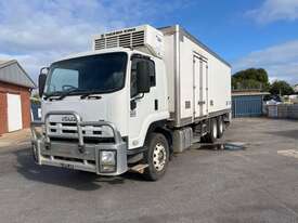 2008 Isuzu FVR 1000 Long Refrigerated Pantech (Day Cab) - picture1' - Click to enlarge
