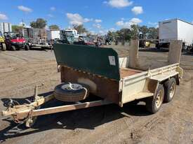 2011 Tucker Tandem Axle Box Trailer - picture0' - Click to enlarge
