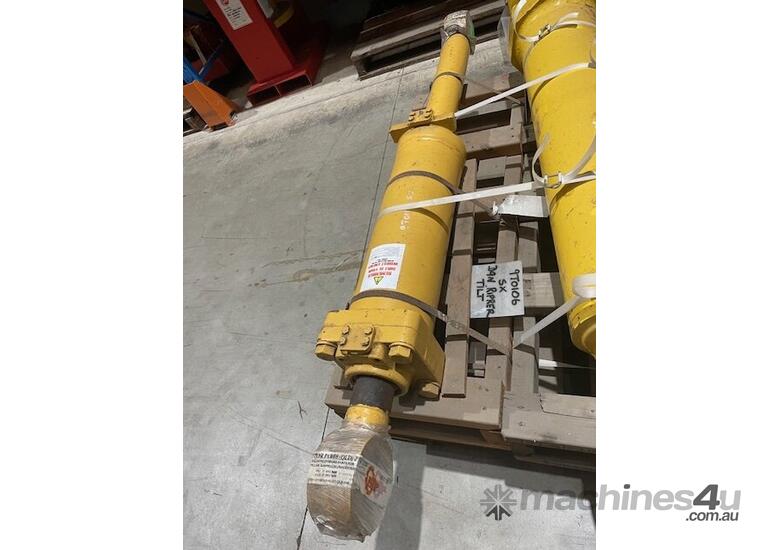 caption 9T-0106 - CATERPILLAR D9N RECONDITIONED CYLINDER RIPPER TILT