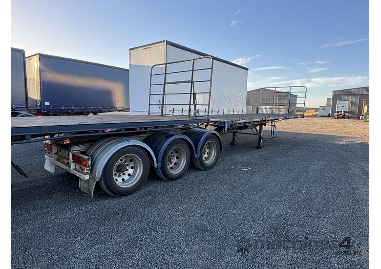 caption 2001 Vawdrey B Double Flat Top Trailer