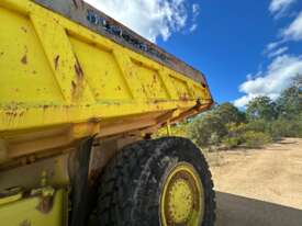 Komatsu HD 325-3 Dump Truck - picture1' - Click to enlarge