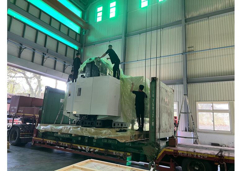 AVEMAX MANFORD CNC Universal Milling Machine