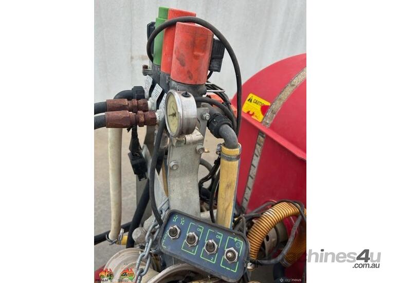 (1315) 1500 lt silvan air blast sprayer  Electric controls (Griffith, )