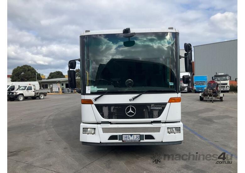 caption 2016 Mercedes Benz Econic 2629 Garbage Compactor (Rear Load)