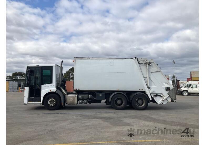 caption 2016 Mercedes Benz Econic 2629 Garbage Compactor (Rear Load)