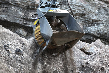 HARTL MONSTER 2000 SCREENING BUCKET