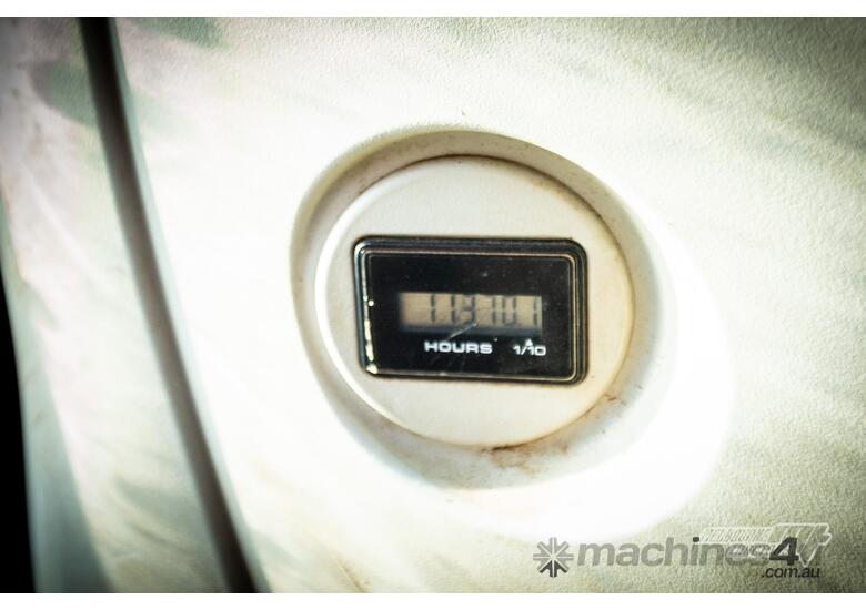 caption KOBELCO SK500LC-9 EXCAVATOR