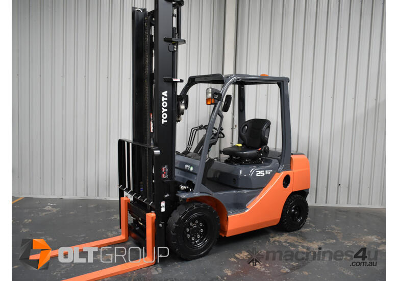 caption Toyota 8FD25 2.5 Tonne Diesel Forklift 2013 Model 1505 Hours 4500mm Clear View Mast