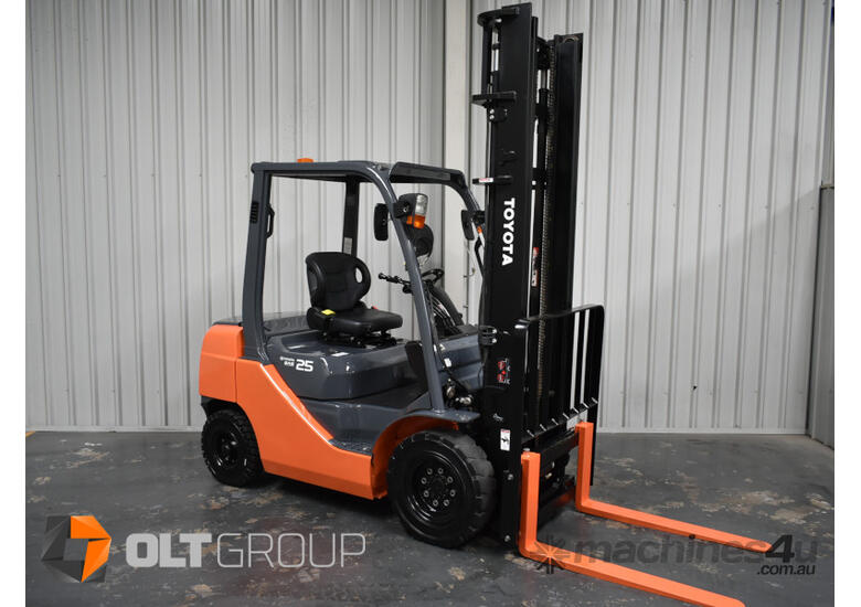caption Toyota 8FD25 2.5 Tonne Diesel Forklift 2013 Model 1505 Hours 4500mm Clear View Mast