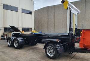 Hooklift Dog Trailer Efficient Bin Transport and Handling Solution!