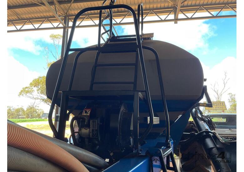 caption 2006 NEW HOLLAND SC380 TBH AIR-SEEDER BIN