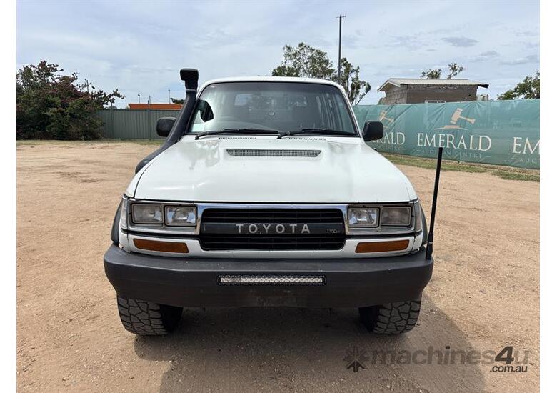 caption 1994 TOYOTA LANDCRUISER GXL WAGON