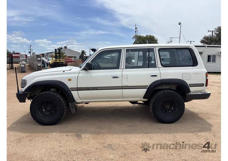 caption 1994 TOYOTA LANDCRUISER GXL WAGON