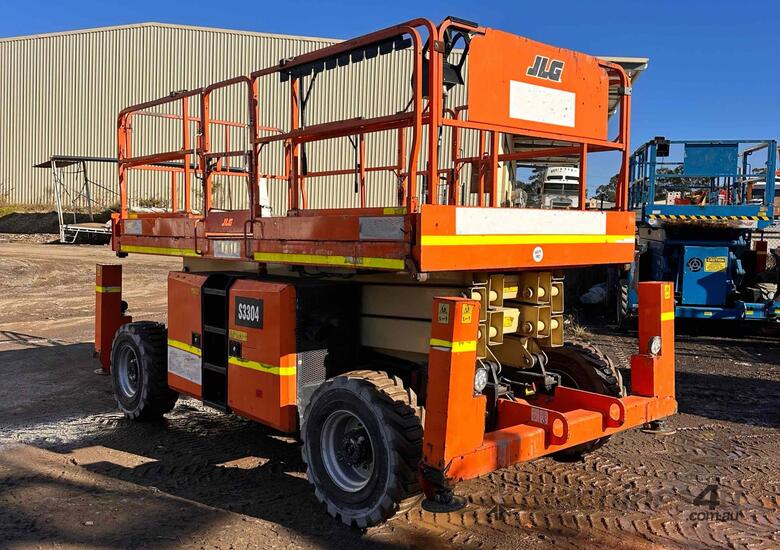 2018 JLG 330LRT Rough Terrain Scissor Lift - 2018