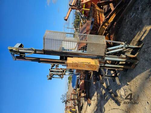 caption Lyco Hydraulic Post Driver with Hydraulic Sideshift and Hydraulic Auger