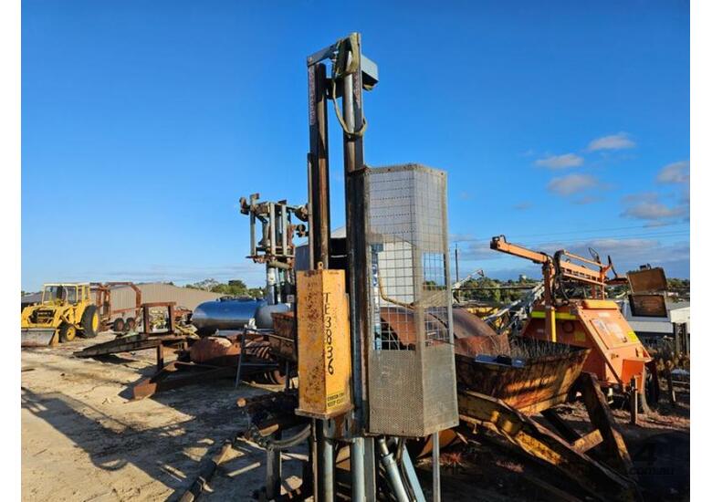 caption Lyco Hydraulic Post Driver with Hydraulic Sideshift and Hydraulic Auger