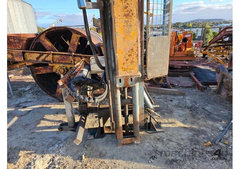 caption Lyco Hydraulic Post Driver with Hydraulic Sideshift and Hydraulic Auger