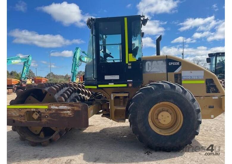 2010 Caterpillar Cp533e 