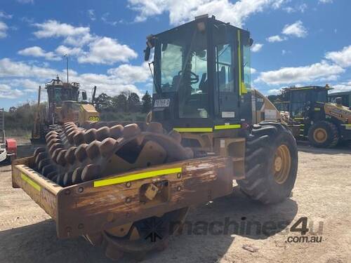 2010 Caterpillar Cp533e 