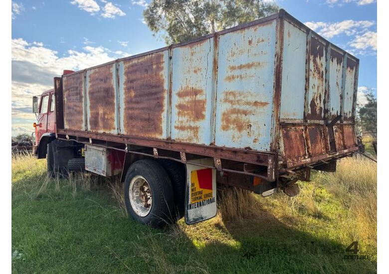 caption Acco 1830A, 18ft Tipper tray