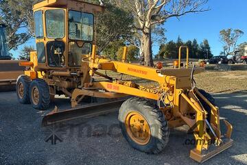 Komatsu 1995   GD300A-1