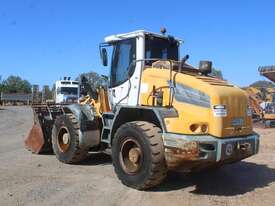 2011 Liebherr L524 - picture1' - Click to enlarge