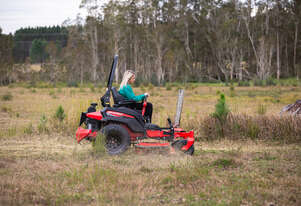 Gravely   Pro-Turn 560 EFI