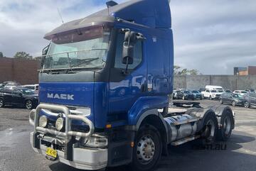 2005 Mack Quantum Prime Mover Sleeper Cab 2005 Mack Quantum Prime Mover Sleeper Cab