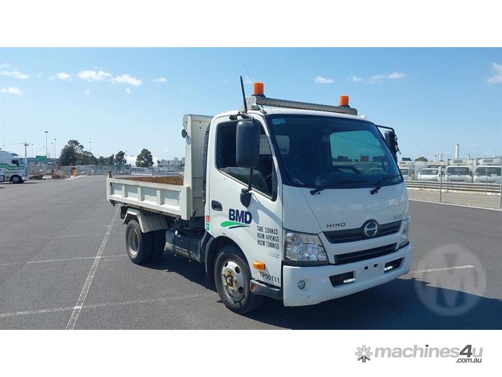 Buy Used Hino Hino 300 Trucks (1163894)