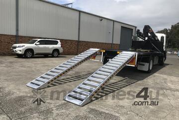 3.9m - 12 Tonne Heavy Duty Rubber Track, Rubber Tyre Machinery Loading Ramps