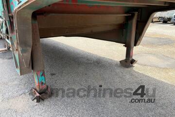 1998 Freighter ST3 Tri Axle Drop Deck Curtainside B Trailer