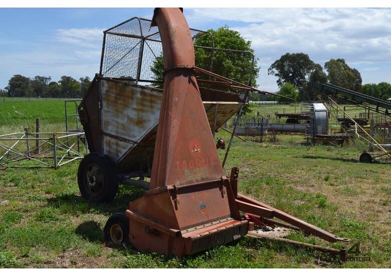 Forage Harvester & cart/Feed out wagon