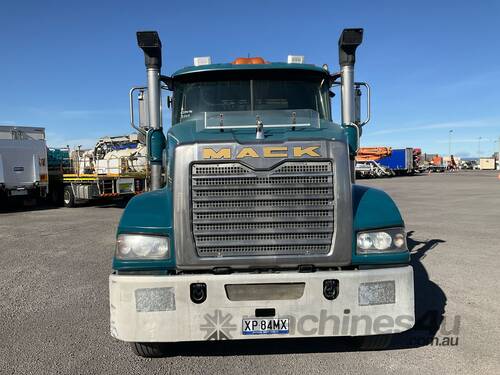 2015 Mack CMHR Trident Tipper Day Cab